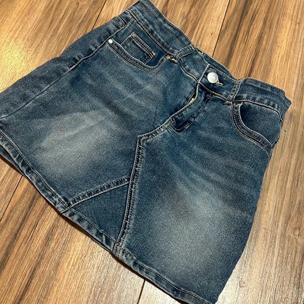 Cute girls Jean skirt!